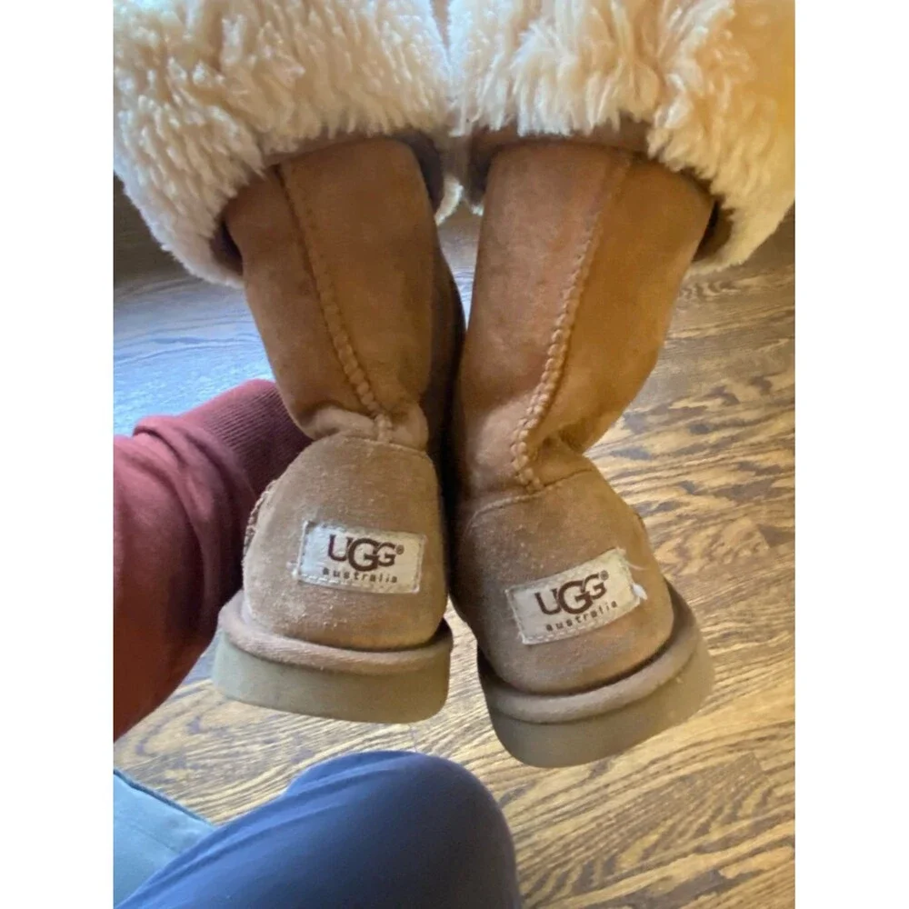 UGG Classic Tall Boots women’s size 5 chestnut